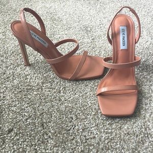 Size 8 Steve Madden dark blush Grade heels